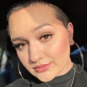 Meet your Posher, Ella